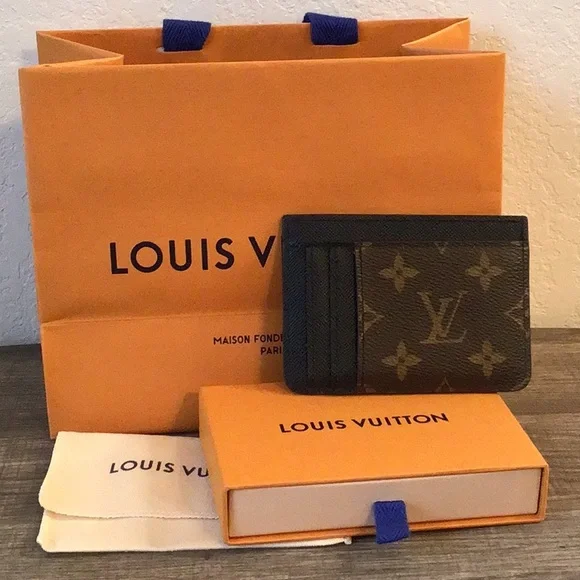 Louis Vuitton Monogram Card Holder - Picture 1 of 7